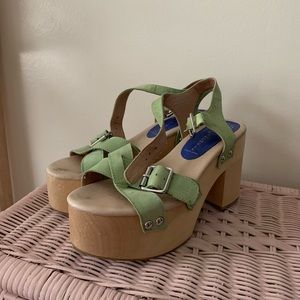 Jeffery Campbell platform